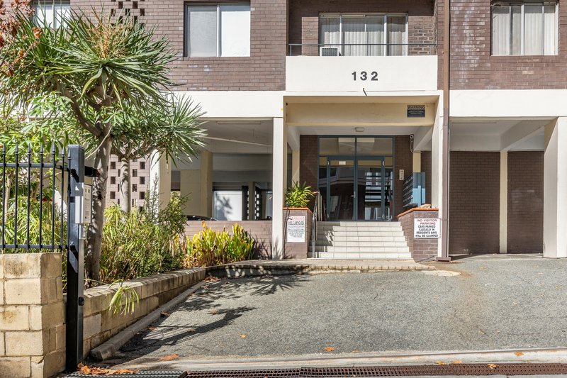 Photo - 32/132 Mounts Bay Road, Perth WA 6000 - Image 3