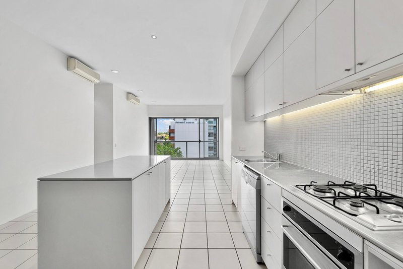 Photo - 321/38 Skyring Terrace, Teneriffe QLD 4005 - Image 6