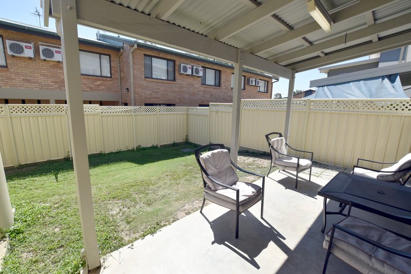 Photo - 3/214 Oaka Street, South Gladstone QLD 4680 - Image 15