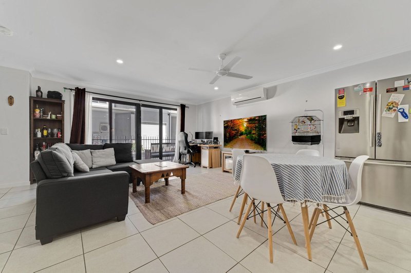 Photo - 32/15-25 Waldron Street, Yarrabilba QLD 4207 - Image 2