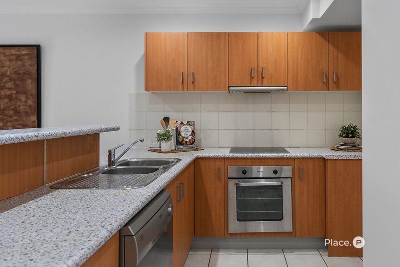 Photo - 3/215 Creek Road, Mount Gravatt East QLD 4122 - Image 3