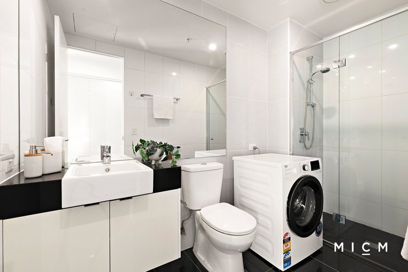 Photo - 3215/151 City Road, Southbank VIC 3006 - Image 8