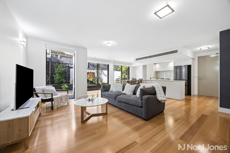 Photo - 3/216 Belmore Road, Balwyn VIC 3103 - Image 2