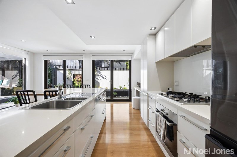 Photo - 3/216 Belmore Road, Balwyn VIC 3103 - Image 3
