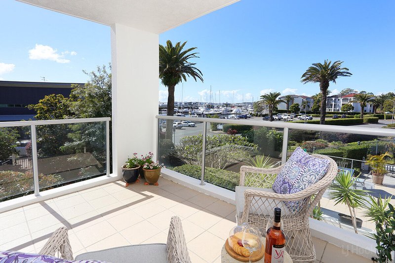 Photo - 321/66 Sickle Avenue, Hope Island QLD 4212 - Image 5