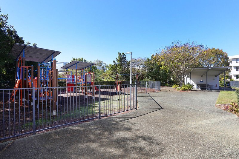 Photo - 321/66 Sickle Avenue, Hope Island QLD 4212 - Image 16