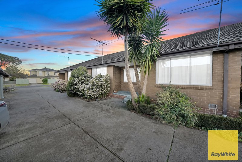 Photo - 3/218 Biggs Street, St Albans VIC 3021 - Image 2