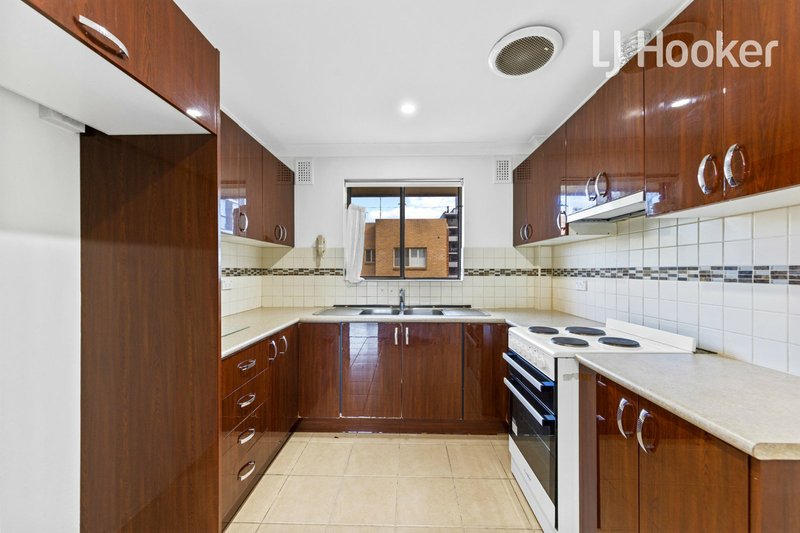 Photo - 3/21a Bathurst St , Liverpool NSW 2170 - Image 2