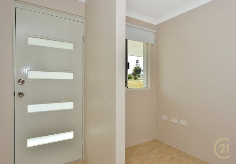 Photo - 3/21A Elizabeth Street, Mandurah WA 6210 - Image 4