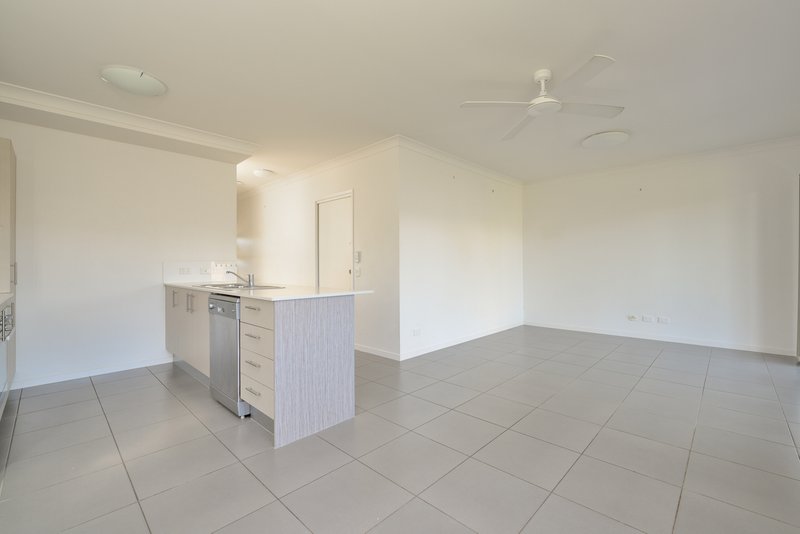 Photo - 32/2 Beezley Street, Glen Eden QLD 4680 - Image 7