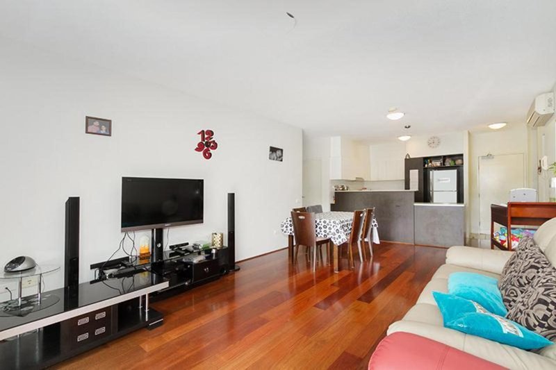 Photo - 32/2 Campbell Street, Toowong QLD 4066 - Image 5