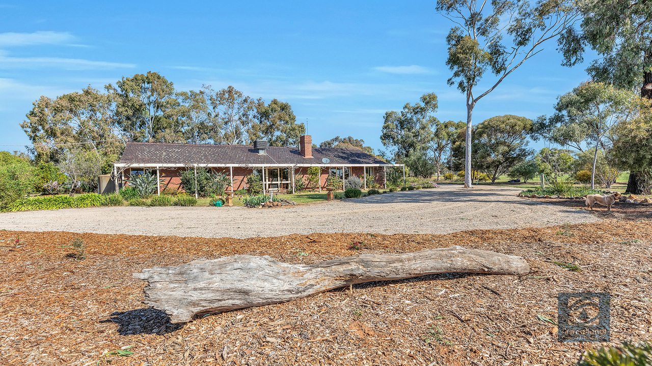 4-bedroom house at 322 Cobb Highway, Moama, NSW 2731, Murray River, New South Wales