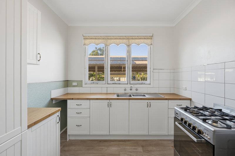 Photo - 322 Epsom Avenue, Cloverdale WA 6105 - Image 3