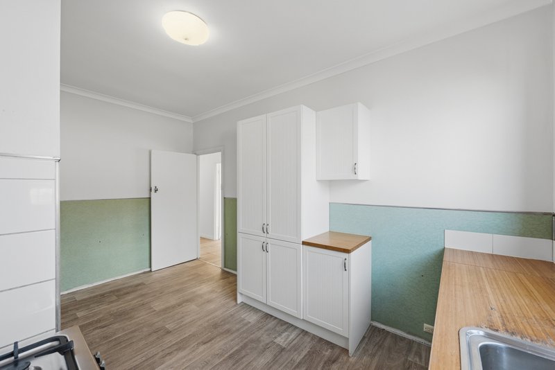 Photo - 322 Epsom Avenue, Cloverdale WA 6105 - Image 4