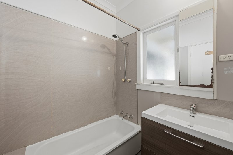 Photo - 322 Epsom Avenue, Cloverdale WA 6105 - Image 14