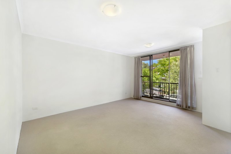 Photo - 32/2 Goodlet Street, Surry Hills NSW 2010 - Image 2