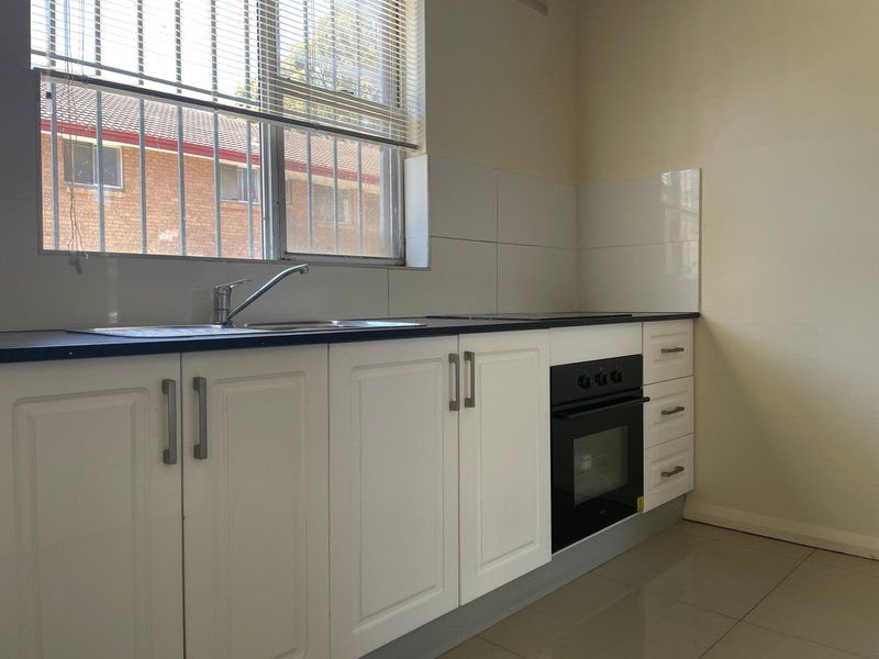 Photo - 3/22 Hill Street, Cabramatta NSW 2166 - Image 4