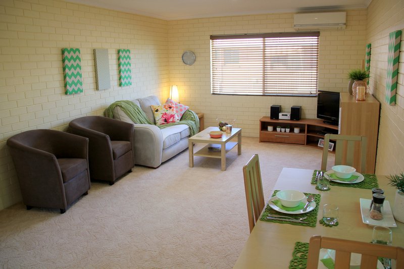 Photo - 3/22 Lilla Street, Woody Point QLD 4019 - Image 4