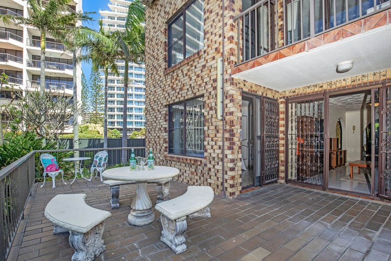 Photo - 3/22 Markwell Avenue, Surfers Paradise QLD 4217 - Image 6