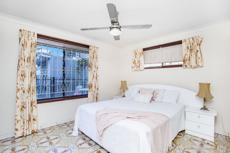 Photo - 3/22 Markwell Avenue, Surfers Paradise QLD 4217 - Image 7