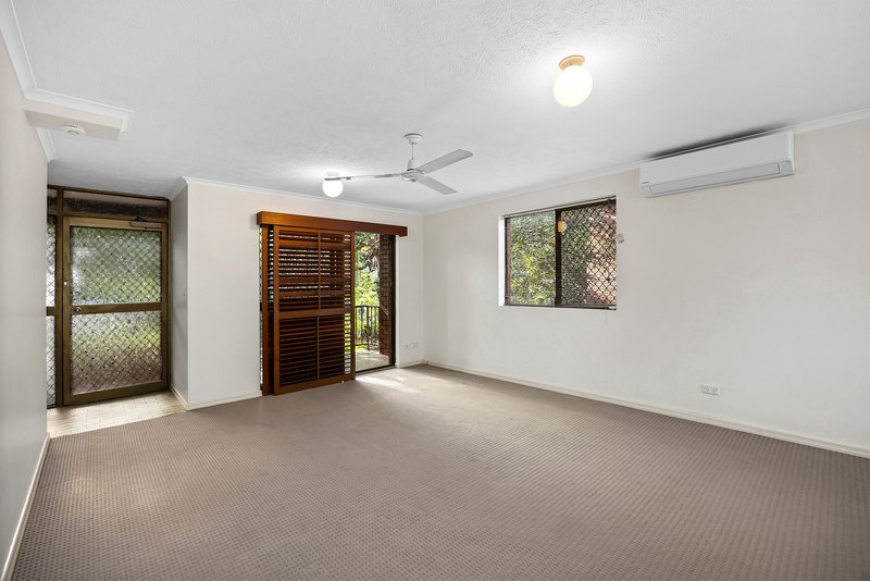 Photo - 3/22 Rylatt Street, Indooroopilly QLD 4068 - Image 5
