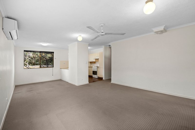 Photo - 3/22 Rylatt Street, Indooroopilly QLD 4068 - Image 6