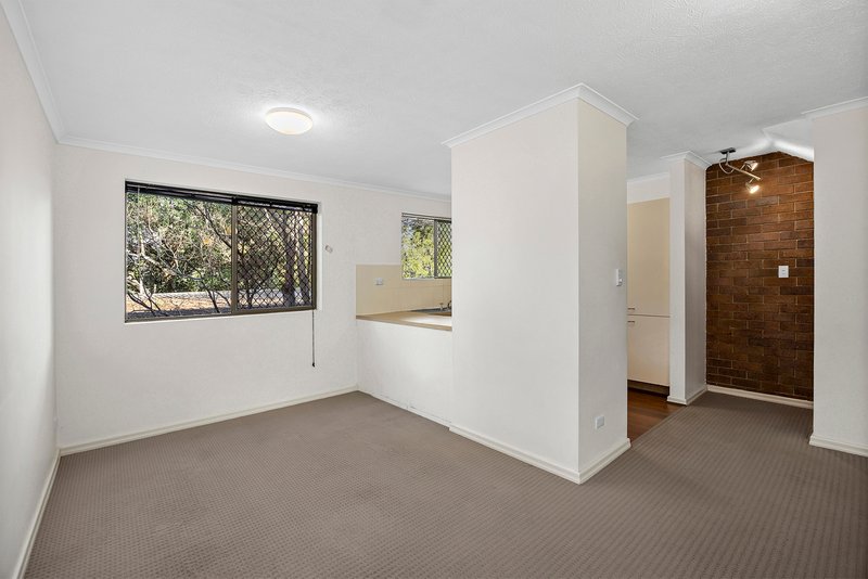 Photo - 3/22 Rylatt Street, Indooroopilly QLD 4068 - Image 7