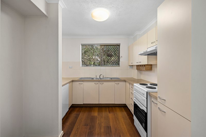 Photo - 3/22 Rylatt Street, Indooroopilly QLD 4068 - Image 8
