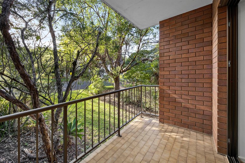 Photo - 3/22 Rylatt Street, Indooroopilly QLD 4068 - Image 11