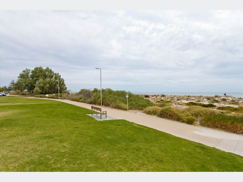 Photo - 3/22 Seaview Road, West Beach SA 5024 - Image 17