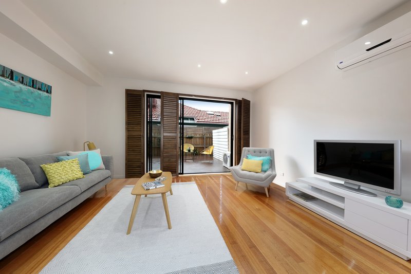 Photo - 3/22 Station Avenue, Mckinnon VIC 3204 - Image 3