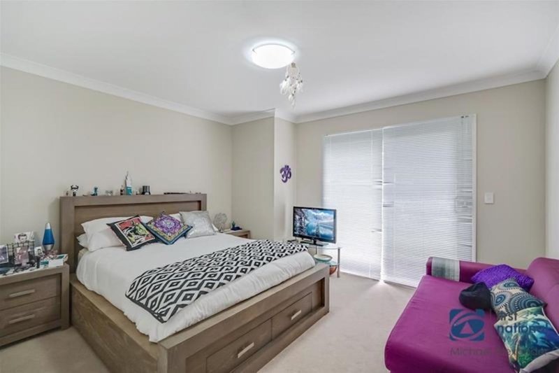 Photo - 3/22 Vicary Avenue, Narellan NSW 2567 - Image 5