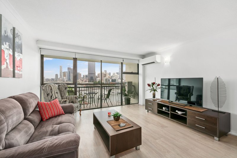 Photo - 32/21 Dock Street, South Brisbane QLD 4101 - Image 6