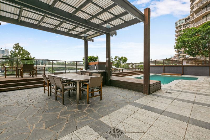 Photo - 32/21 Dock Street, South Brisbane QLD 4101 - Image 11