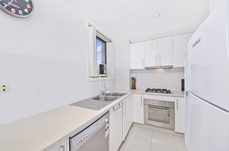 Photo - 32/24 Campbell Street, Parramatta NSW 2150 - Image 5