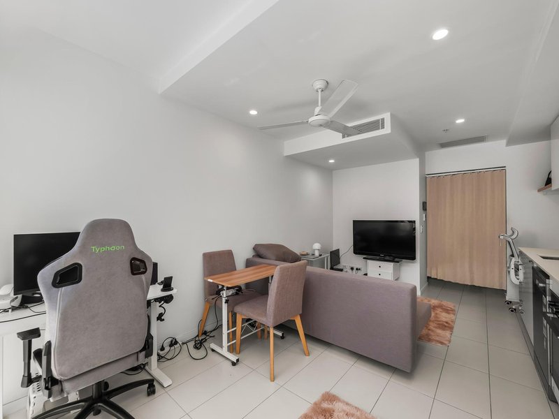 Photo - 322/66 Manning Street, South Brisbane QLD 4101 - Image 2