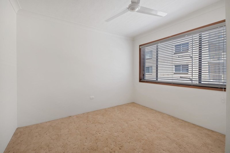 Photo - 3/228 Marine Parade, Labrador QLD 4215 - Image 9