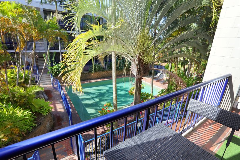 Photo - 32/2877 Gold Coast Highway, Surfers Paradise QLD 4217 - Image 2