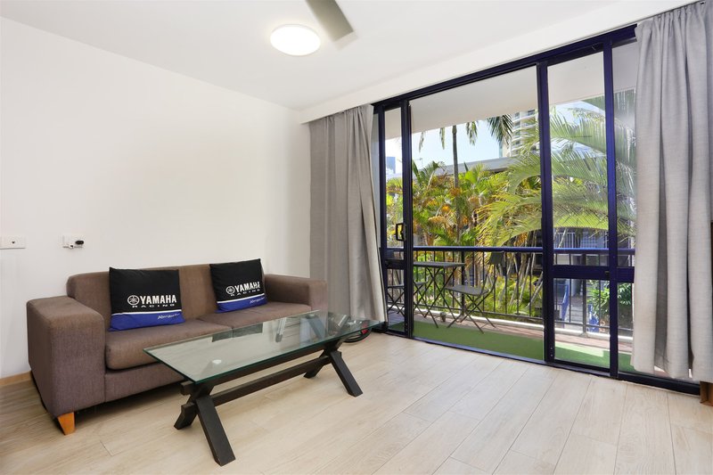 Photo - 32/2877 Gold Coast Highway, Surfers Paradise QLD 4217 - Image 4