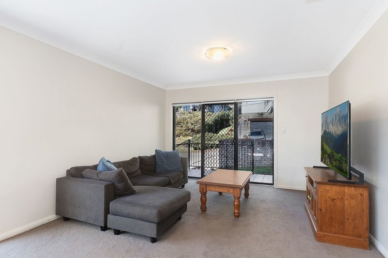 Photo - 3/23 Auld Street, Terrigal NSW 2260 - Image 4