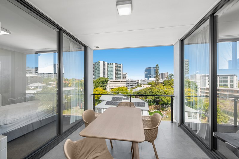 Photo - 32/3 Bennett Street, Toowong QLD 4066 - Image 9