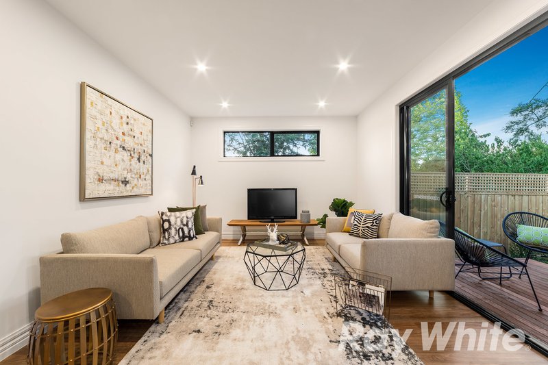 Photo - 3/23 Farleigh Avenue, Burwood VIC 3125 - Image 3