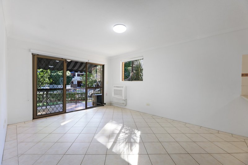 Photo - 3/23 Heath Street, Southport QLD 4215 - Image 5