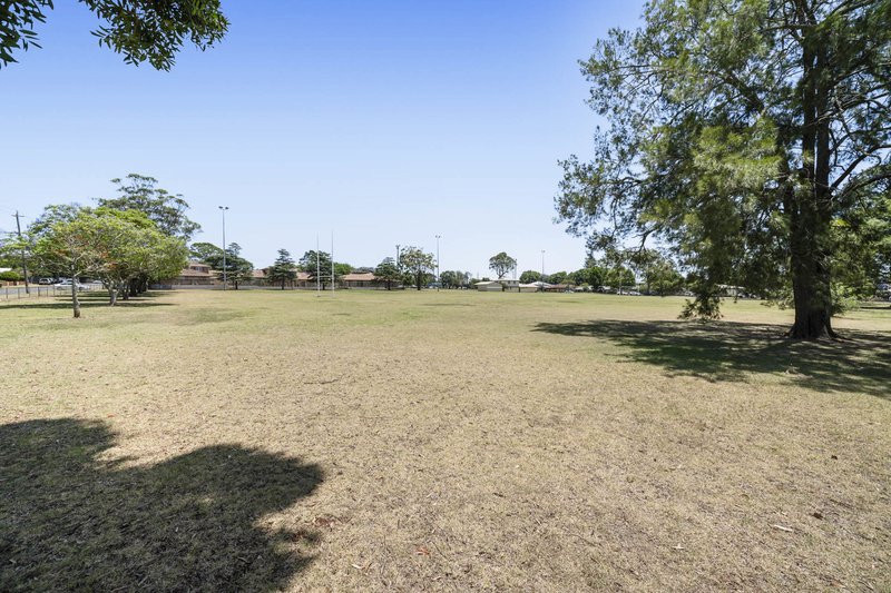 Photo - 3/23 Lendrum Street, Newtown QLD 4350 - Image 22