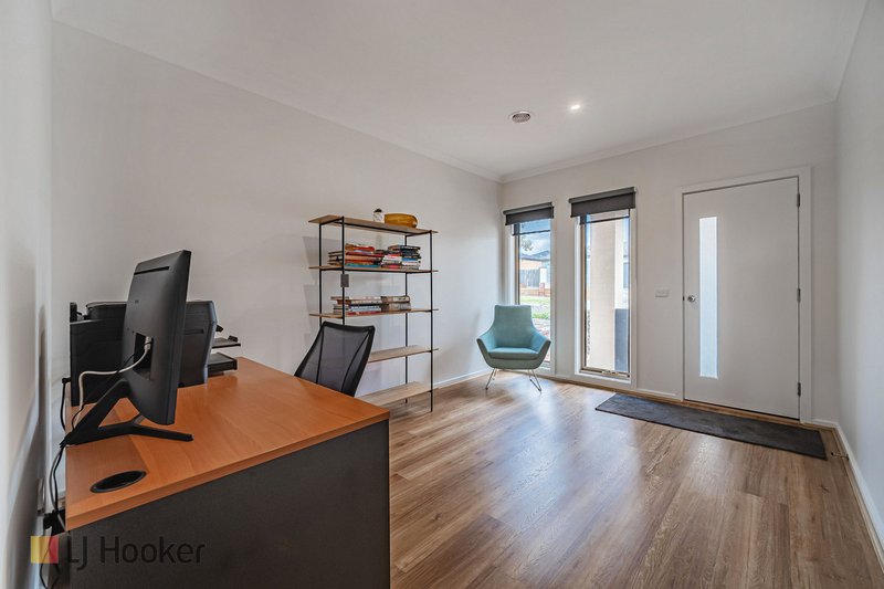 Photo - 3/23 Leveque Loop, Craigieburn VIC 3064 - Image 4