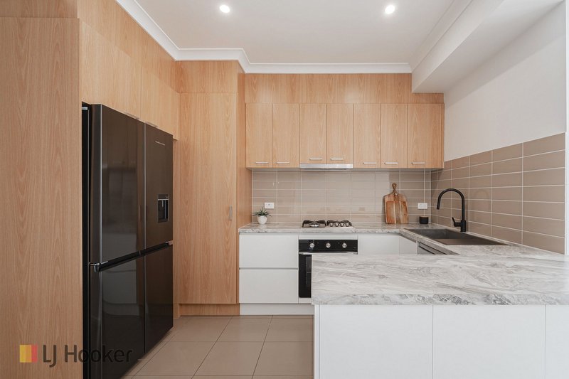 Photo - 3/23 Leveque Loop, Craigieburn VIC 3064 - Image 5