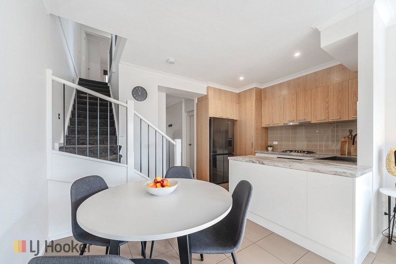 Photo - 3/23 Leveque Loop, Craigieburn VIC 3064 - Image 8