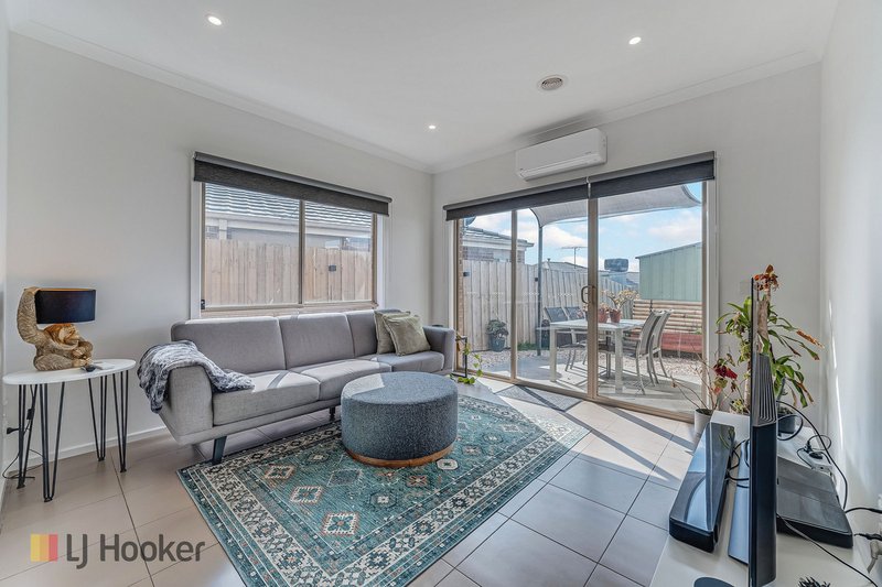 Photo - 3/23 Leveque Loop, Craigieburn VIC 3064 - Image 9