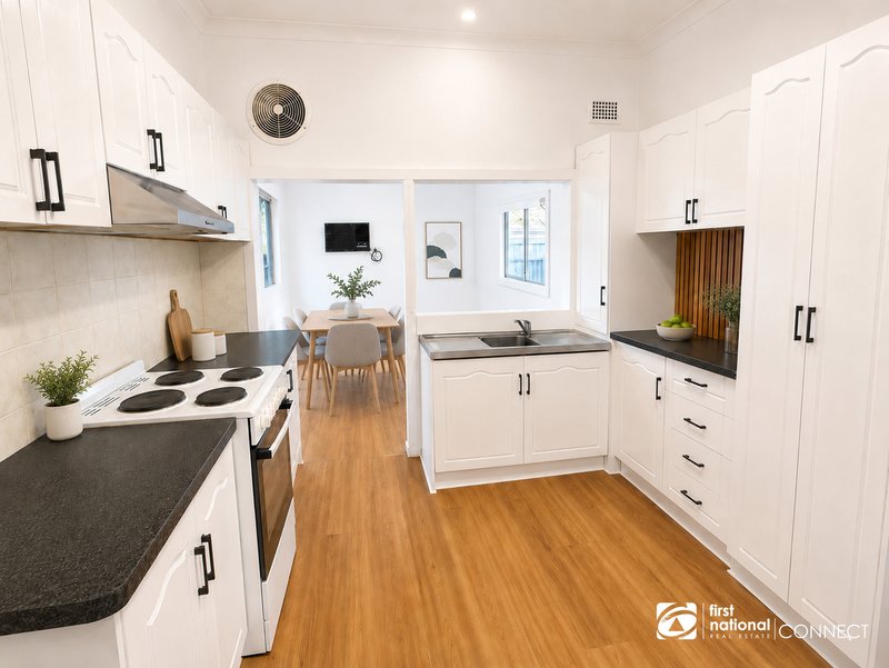 Photo - 323 Macquarie Street, South Windsor NSW 2756 - Image 2