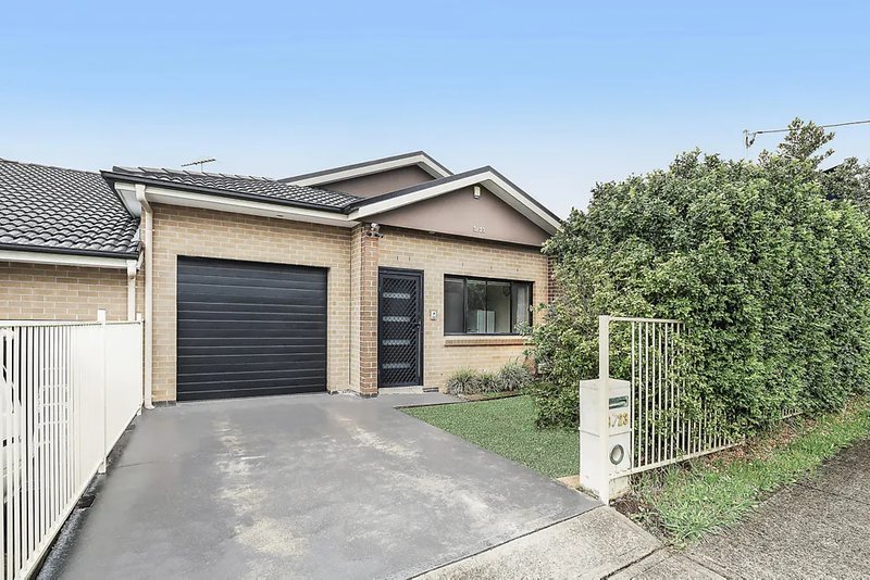 Photo - 3/23 Peake Parade, Peakhurst NSW 2210 - Image 1